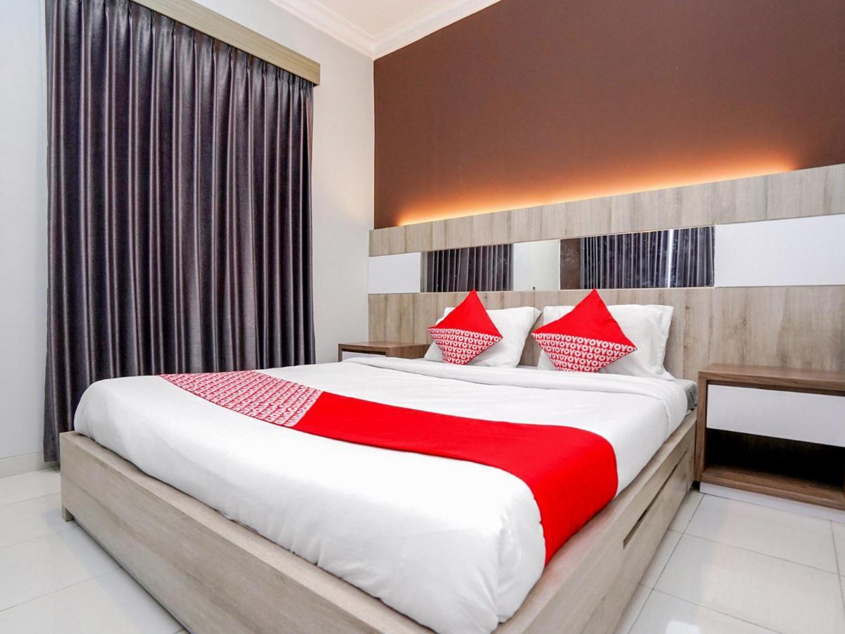 Oyo 747 Cipunegara Residence Сурабая Екстериор снимка