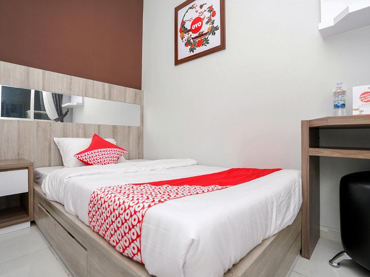 Oyo 747 Cipunegara Residence Сурабая Екстериор снимка
