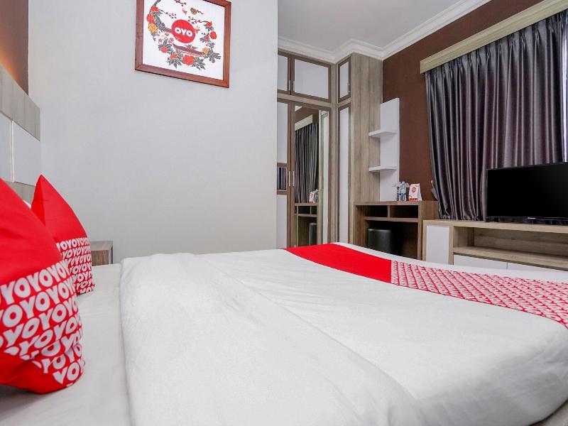 Oyo 747 Cipunegara Residence Сурабая Екстериор снимка