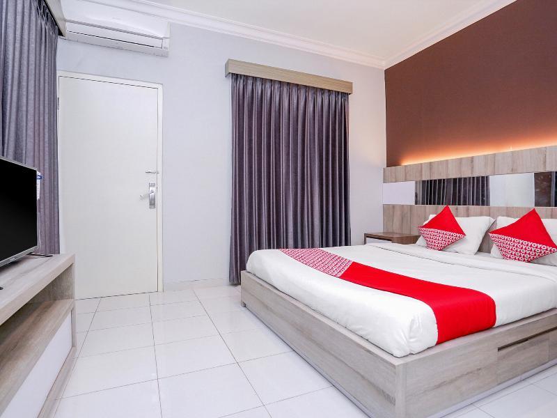 Oyo 747 Cipunegara Residence Сурабая Екстериор снимка